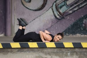 Am Boden nach dem HIIT Workout im Mural Harbor Linz, Foto: Gregor Hartl